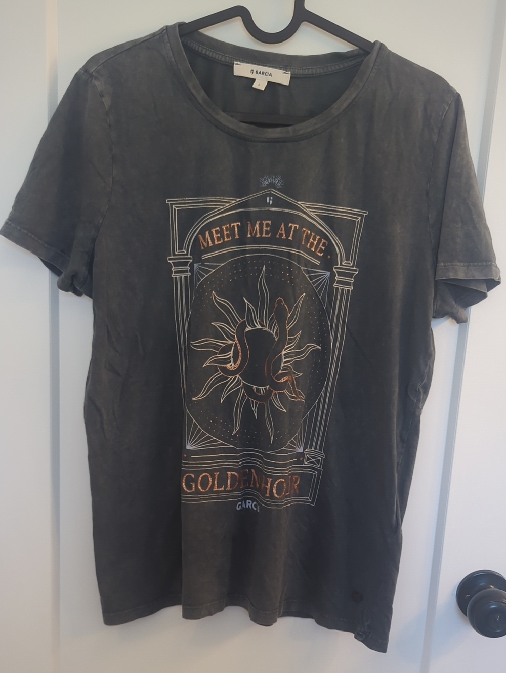 Dark Gray Graphic Tee - Meet Me At The Golden Hour